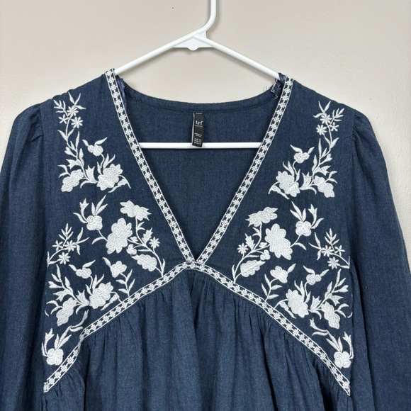 Zara ZRF Top Women's XS Blue Embroidered Chambray Baby Doll Bohemian Flawed - Picture 2 of 9